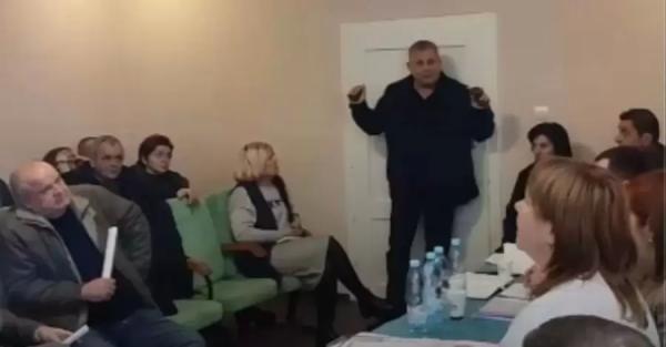 Вибух гранат у сільраді Закарпаття: депутат-підривник отримав підозру у теракті - Події